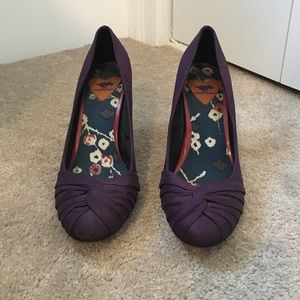 Embroidered textured purple heels SIZE 9
